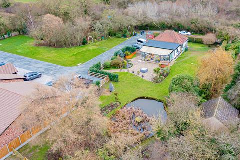 87 Canewdon View Road, Rochford, SS4 3DU