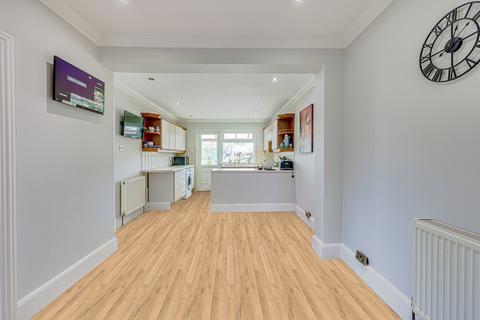 87 Canewdon View Road, Rochford, SS4 3DU