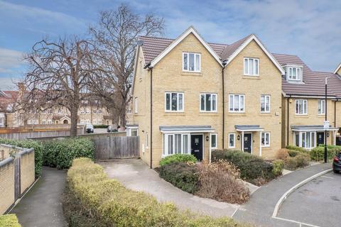 48 Martin Drive, Stone, Dartford, DA2 6BF