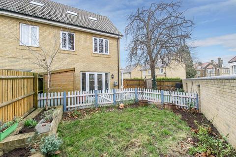 48 Martin Drive, Stone, Dartford, DA2 6BF