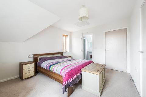 48 Martin Drive, Stone, Dartford, DA2 6BF