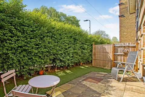 2 Leabank Square, London, E9 5LP