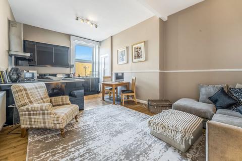 undefined, Lorne Square, Leith, Edinburgh, EH6