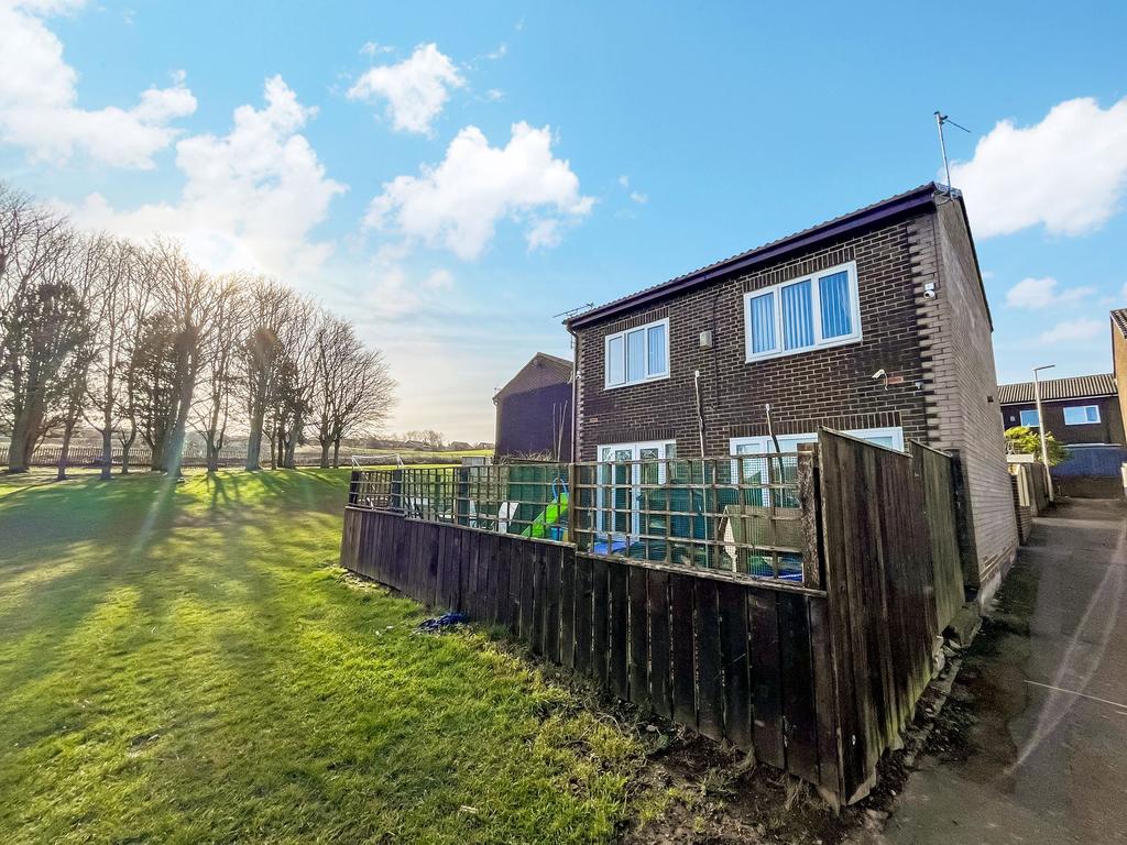 Severn Close, Peterlee, Durham, SR8 1JY 3 bed detached house £89,950