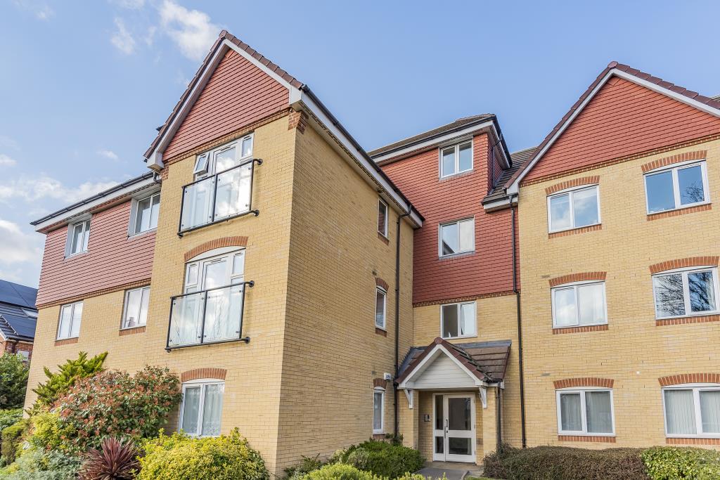 Bower Way, Cippenham, Slough, SL1 2 bed flat £250,000