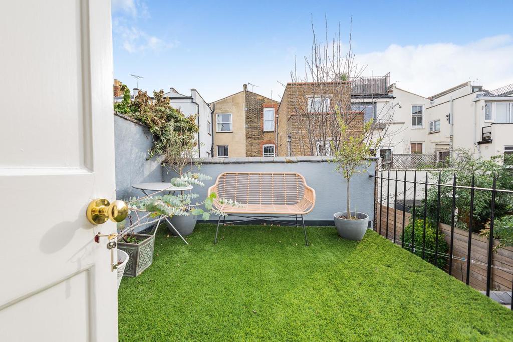 Ingelow Road, Battersea 3 bed £795,000