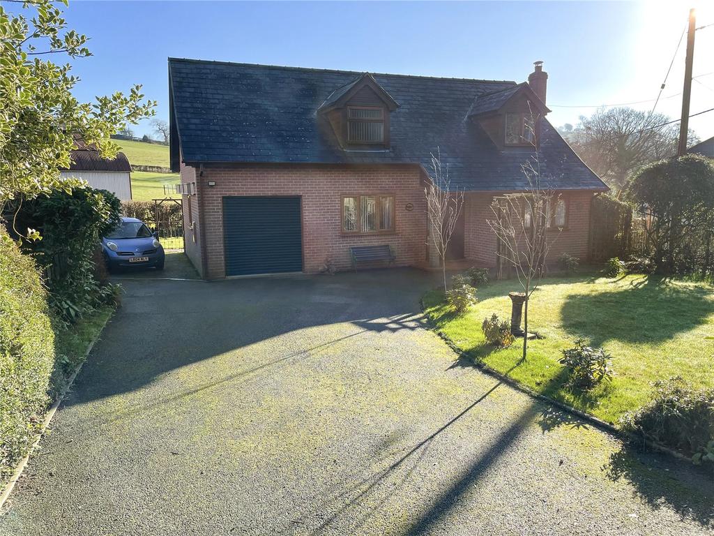 BwlchyFfridd, Newtown, Powys, SY16 3 bed bungalow £295,000