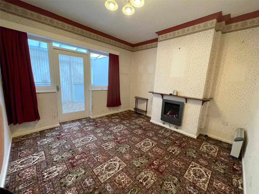 St. Catherines Crescent... 3 bed semidetached house £240,000