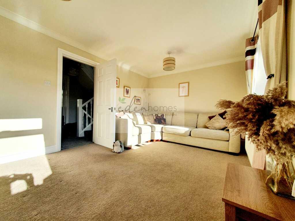 Front room 1st floor front.jfif