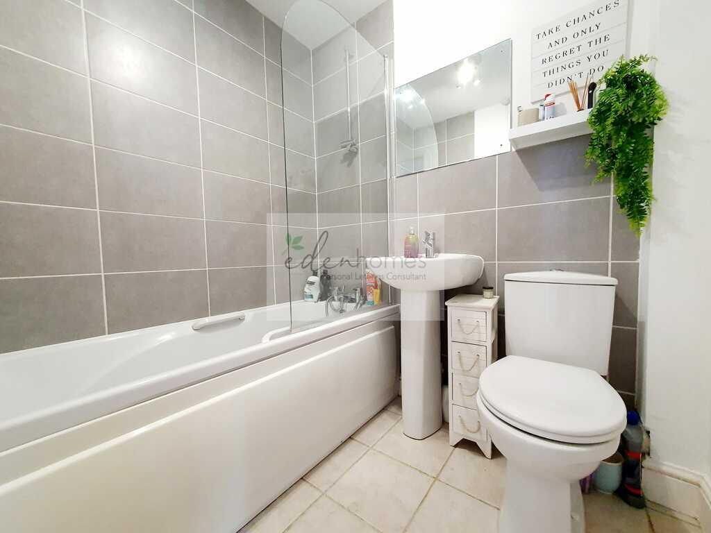 1st floor bathroom.jfif