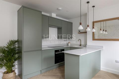 7a Foulden Road, London, N16 7UU
