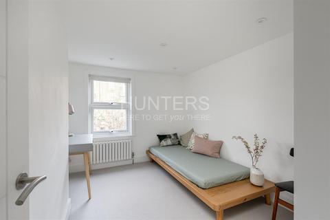 7a Foulden Road, London, N16 7UU