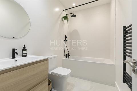 7a Foulden Road, London, N16 7UU