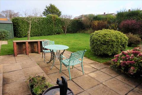 17 Clos Y Dderwen, Cross Hands, Llanelli, SA14 6RN
