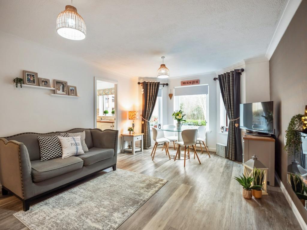 Riverside Gardens, Busby, Glasgow... 2 bed ground floor flat £135,000