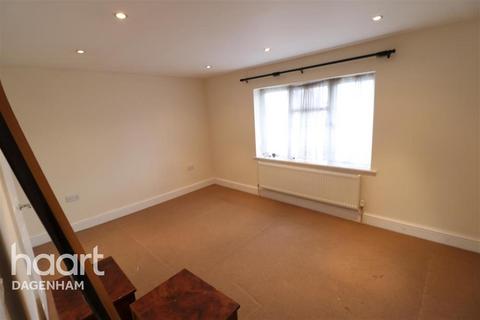 4 bedroom end of terrace house to rent, Rugby Gardens Dagenham RM9