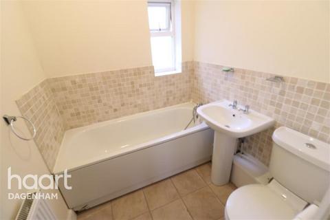 4 bedroom end of terrace house to rent, Rugby Gardens Dagenham RM9 4BA