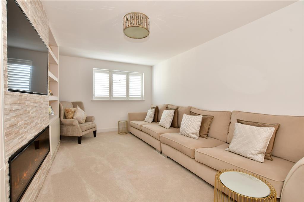 Latimer Drive, Steeple View, Basildon, Essex 4 bed detached house £