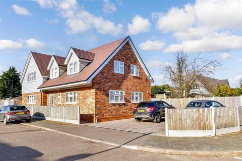 4 bedroom detached house for sale, Latimer Drive, Steeple View, Basildon, Essex