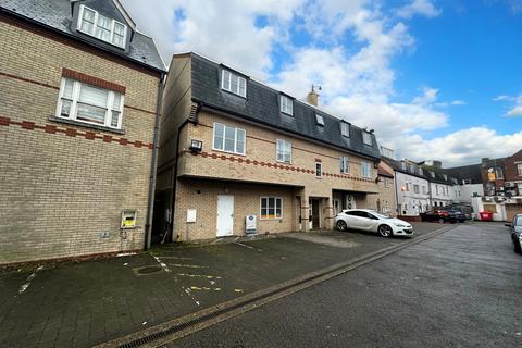 2 bedroom flat to rent, Palace Court, Palace Street, Newmarket, Suffolk, CB8