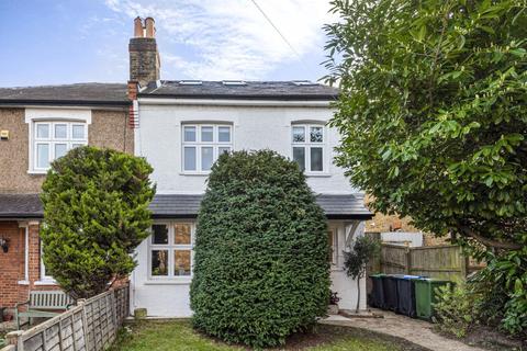 77 Cobham Road, Kingston Upon Thames, KT1 3AE