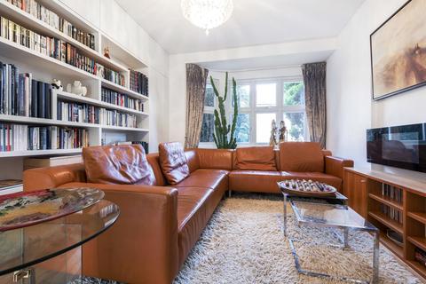 77 Cobham Road, Kingston Upon Thames, KT1 3AE
