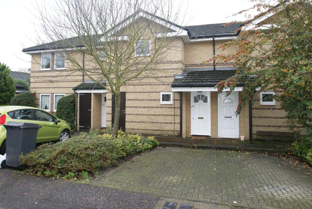 Boswells Drive, Chelmsford, CM2 2 bed £950 pcm (£219 pw)