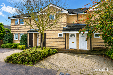2 bedroom maisonette to rent, Boswells Drive, CM2