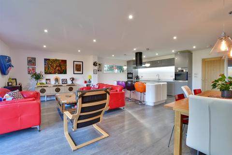 Berachah First Avenue, Broadstairs, CT10 3LP