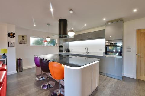 Berachah First Avenue, Broadstairs, CT10 3LP