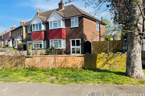 3 bedroom semi-detached house to rent, Stanwell Road, Ashford