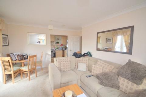 2 bedroom apartment to rent - North Street, Hornchurch, Essex, RM11