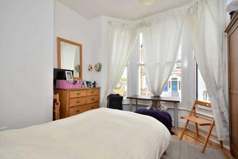 1 bedroom apartment to rent, Cologne Road, Clapham Junction, SW11