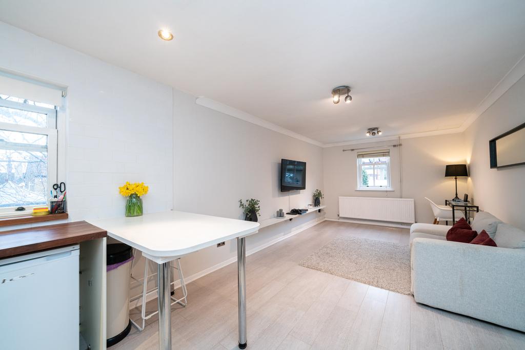 Chesham Road, Berkhamsted HP4 1 bed ground floor flat £265,000