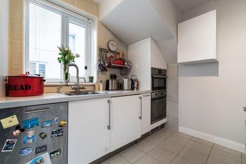 41 Whitton Drive, Giffnock, Glasgow, G46 6EF