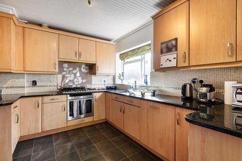 63 High View Road, Guildford, GU2 7RU