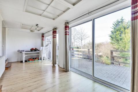 63 High View Road, Guildford, GU2 7RU
