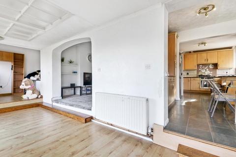 63 High View Road, Guildford, GU2 7RU