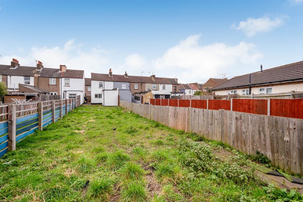 Rural Vale, Northfleet, DA11 2 bed end of terrace house £1,295 pcm (£