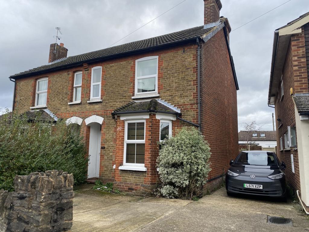 Manor Road, Guildford, GU2 2 bed house £415,000