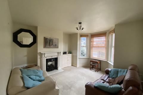 138 Manor Road, Guildford, GU2 9NR