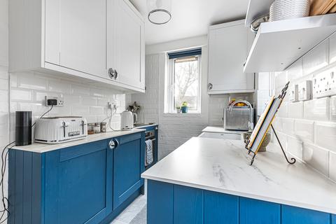 190 Dunkery Road, London, SE9 4HP