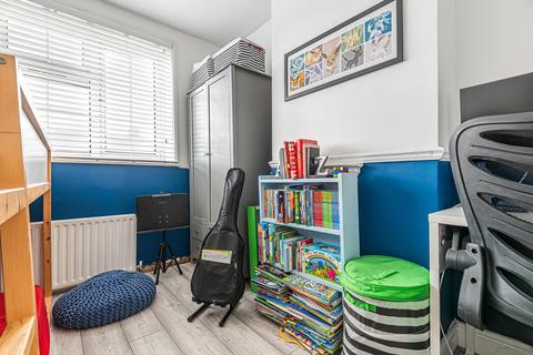 190 Dunkery Road, London, SE9 4HP