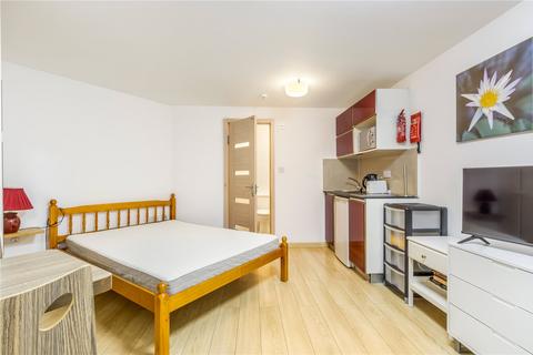 Studio to rent, Dawes Road, London, SW6