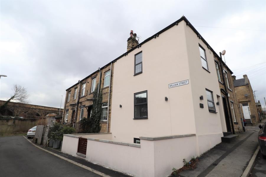 SUNFIELD, STANNINGLEY, PUDSEY, LS28 6DE 2 bed terraced house £895 pcm