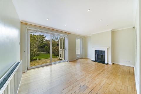 15 Vicars Close, London, E9 7HT