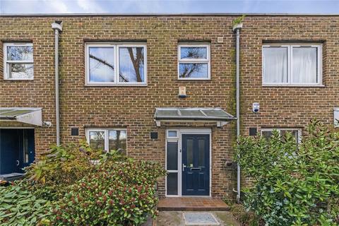 15 Vicars Close, London, E9 7HT
