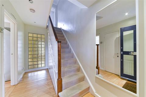 15 Vicars Close, London, E9 7HT
