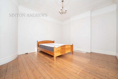 31 Sutherland Road, London, W13 0DX
