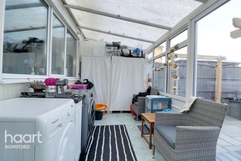 102 Great Cullings, Rush Green, Romford, RM7 0YL
